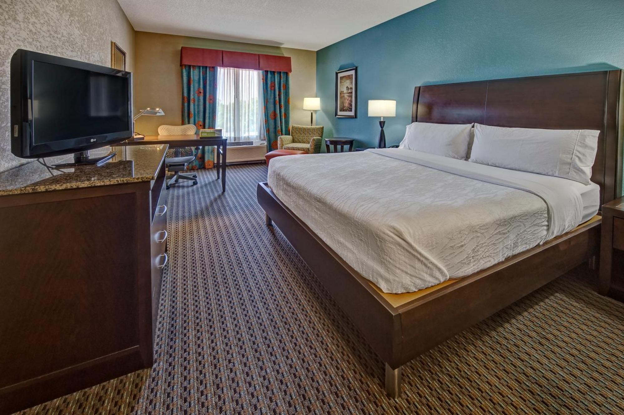 Hilton Garden Inn Midtown Tulsa Exterior foto